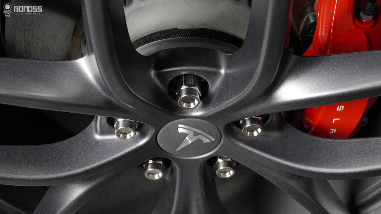 Are Aftermarket 2024 Tesla Model S Lug Nuts Safe to Use BONOSS Forged Titanium M14x1.5 Wheel Nuts CHZ